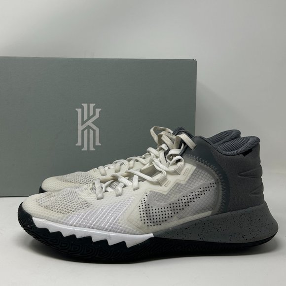 Nike Other - Kyrie Flystrap V (GS)
